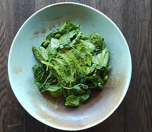 Зеленый салат с авокадо