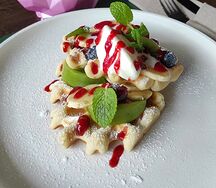 Венские вафли со свежими фруктами