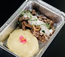 Бефстроганов с грибным соусом