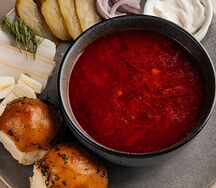 Борщ с гренками