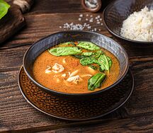 Том ям с морепродуктами и рисом жасмин