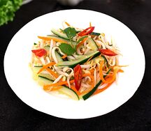 Салат с огурцом