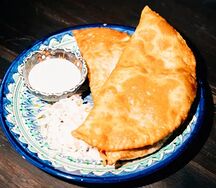 Чебурек с ветчиной и сыром