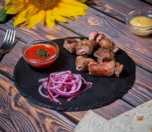 Шашлык из cвинoй шеи
