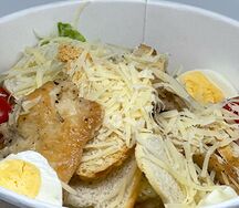 Салат Цезарь с курицей