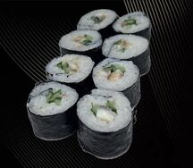 Роллы классические с угрем и огурцом 