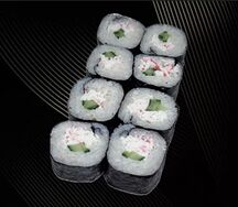 Роллы классические с крабом и огурцом 