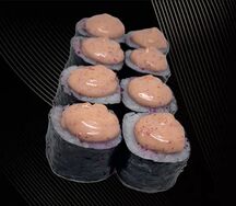 Роллы классические с лососем спайси 