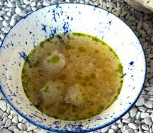 Консоме с фрикадельками из мяса птицы 