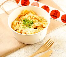 Фарфалле с цыпленком и пармезаном в сливках 