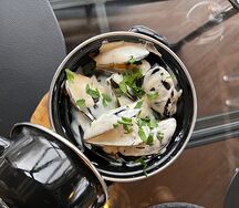 Мидии Киви в соусе