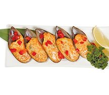 Мидии киви, запеченные с икрой тобико