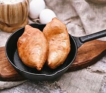 Пирожок с картофелем жареный 