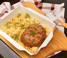 Макароны с котлетой 