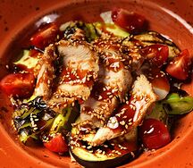 Салат Теплый с индейкой