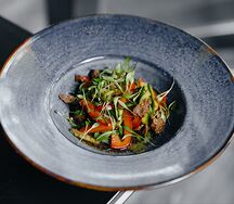 Азиатский салат с телятиной