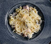 Паста с лососем и брокколи