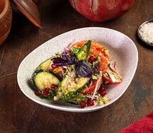 Овощной салат с грецким орехом