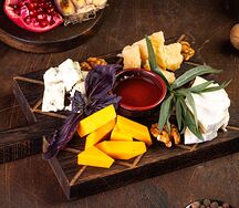 Ассорти европейских сыров