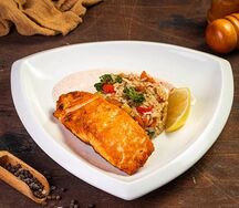 Стейк лосося с ризотто