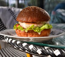 Бургер с котлетой из индейкой