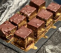 Птичье молоко в темном шоколаде с арахисом