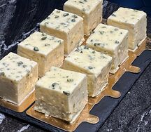 Птичье молоко в белом шоколаде с фисташкой