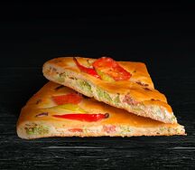 Закрытая пицца Стафф с курицей и брокколи 43 см