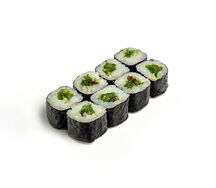 Ролл с чука салатом