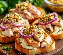 Брускетта с копчёной курицей 