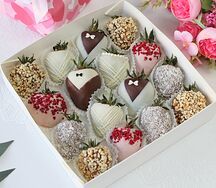 Набор из 16 клубник Wedding