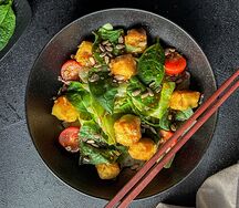 Салат с жареным тофу