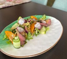 Салат с говяжьим ростбифом и печеными овощами