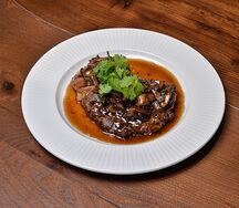 Говяжья спинка, цыганский соус