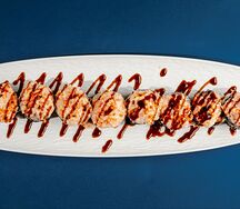 Запеченный ролл с крабом