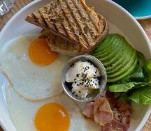 Завтрак с беконом 