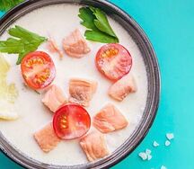 Том кха с лососем