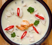 Том кха с морепродуктами