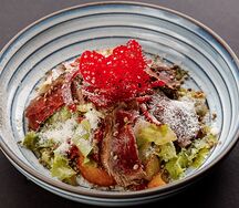 С маринованным ростбифом и печеным картофелем