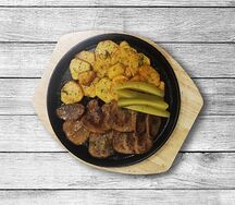 Язык с картофелем по-деревенски