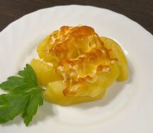 Картофель, запеченный под сыром