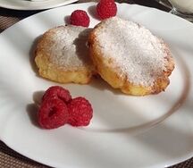 Сырники творожные со сметаной