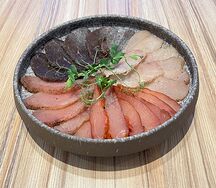 Мясные деликатесы
