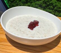 Каша овсяная с вишней