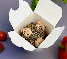 Соба с креветками и овощами