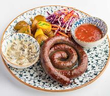 Купаты из говядины с мини-картофелем