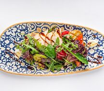 С куриной грудкой на гриле