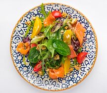 С лососем и апельсиновым соусом