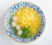 Суп-лапша с куриными фрикадельками