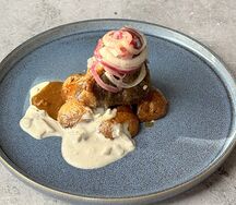 Томлёные говяжьи щечки